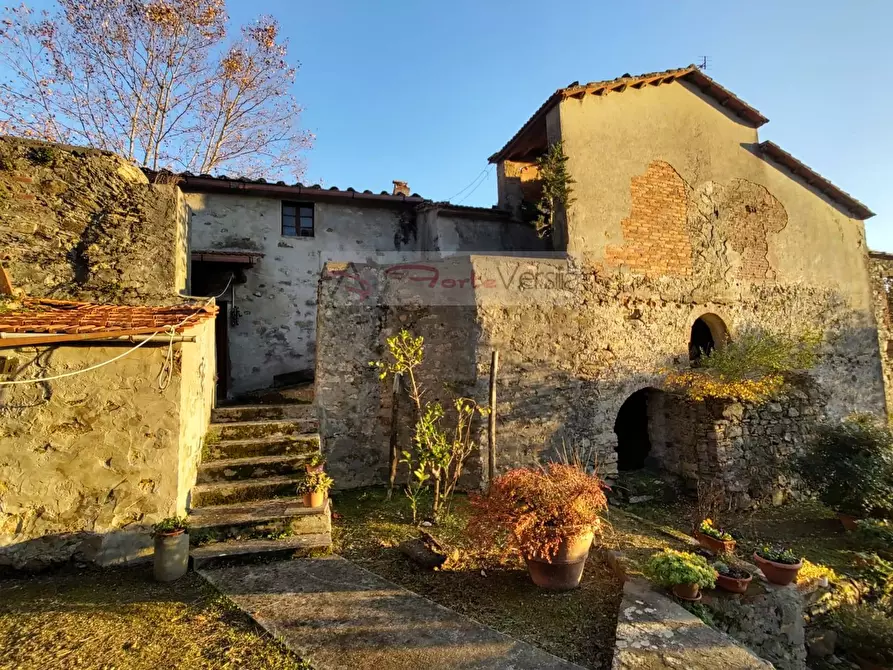 Immagine 1 di Rustico / casale in vendita  a Massarosa