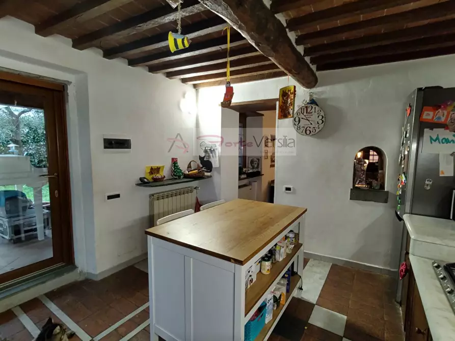 Immagine 9 di Rustico / casale in vendita  a Pietrasanta