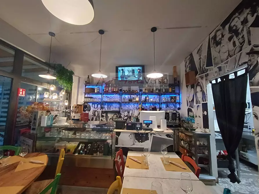 Immagine 8 di Attività commerciale in vendita  a Forte Dei Marmi
