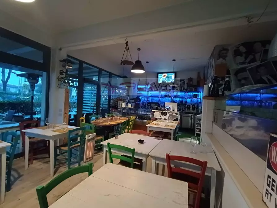 Immagine 7 di Attività commerciale in vendita  a Forte Dei Marmi