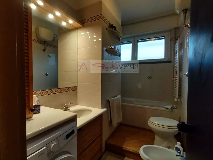 Immagine 14 di Casa indipendente in vendita  a Massarosa