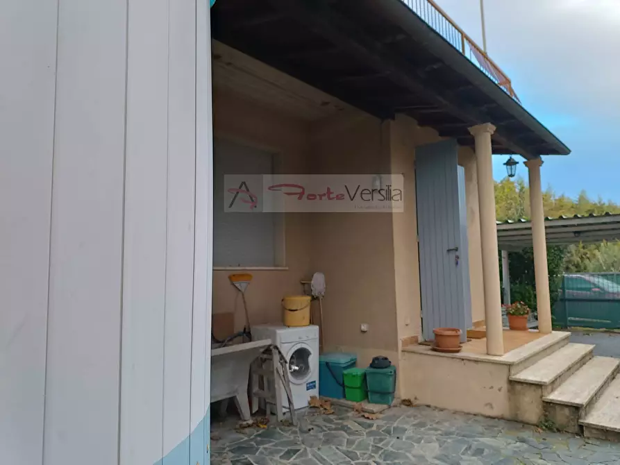 Immagine 24 di Villa in vendita  a Pietrasanta