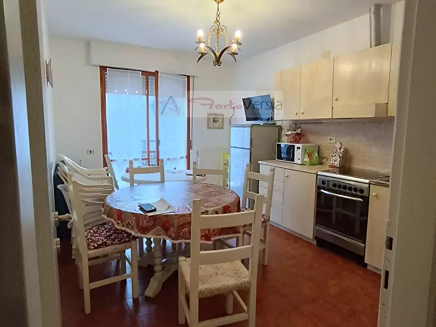 Immagine 15 di Villa in vendita  a Pietrasanta