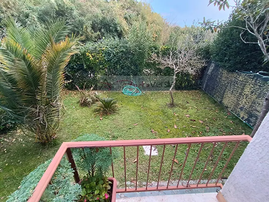 Immagine 14 di Villa in vendita  a Pietrasanta