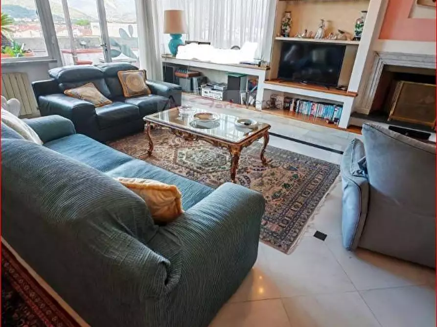 Immagine 2 di Appartamento in vendita  a Carrara