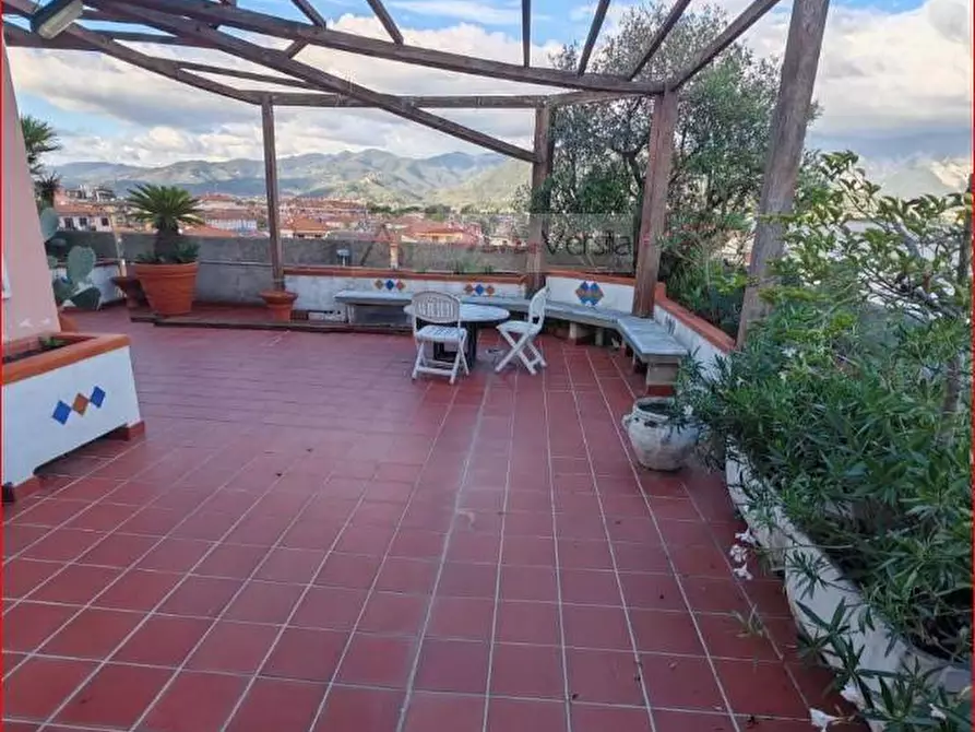 Immagine 9 di Appartamento in vendita  a Carrara