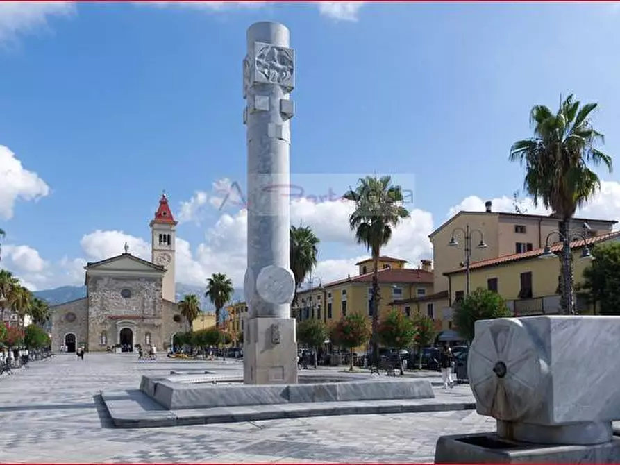 Immagine 2 di Attico in vendita  a Carrara