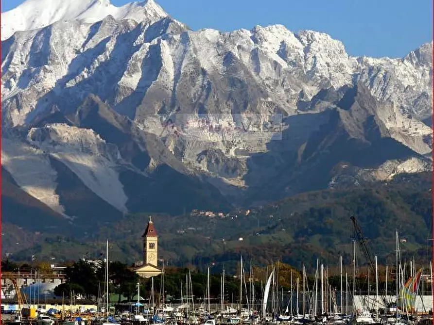 Immagine 3 di Attico in vendita  a Carrara