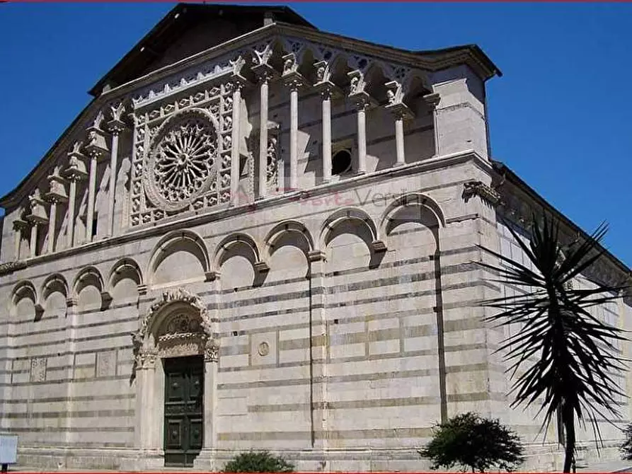 Immagine 13 di Villetta a schiera in vendita  a Carrara