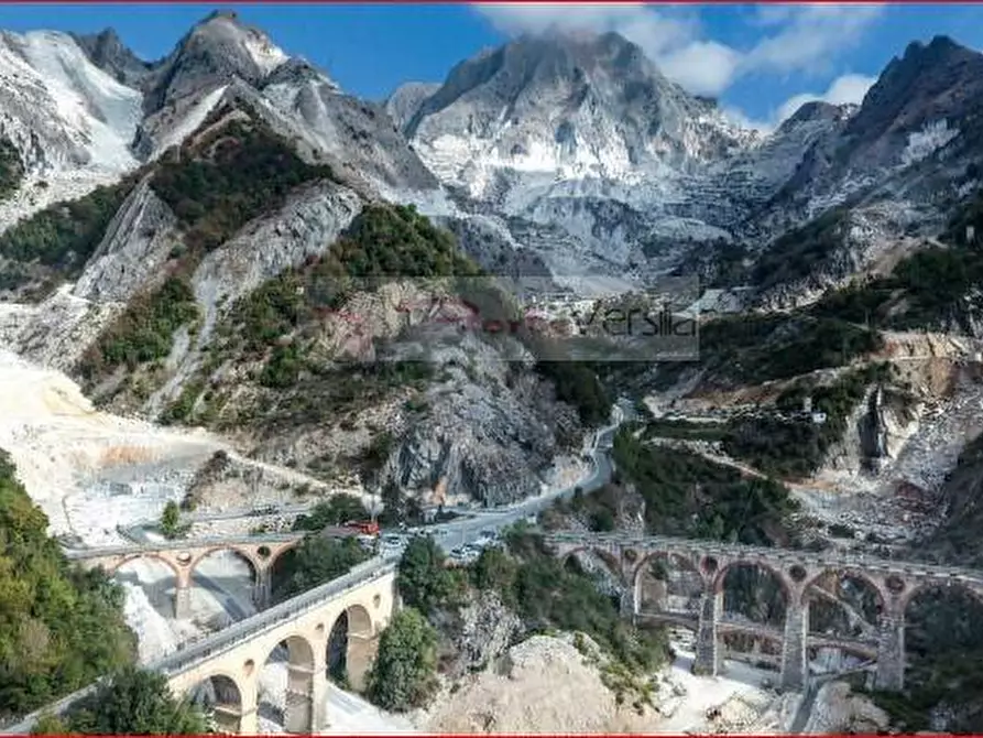 Immagine 15 di Villetta a schiera in vendita  a Carrara