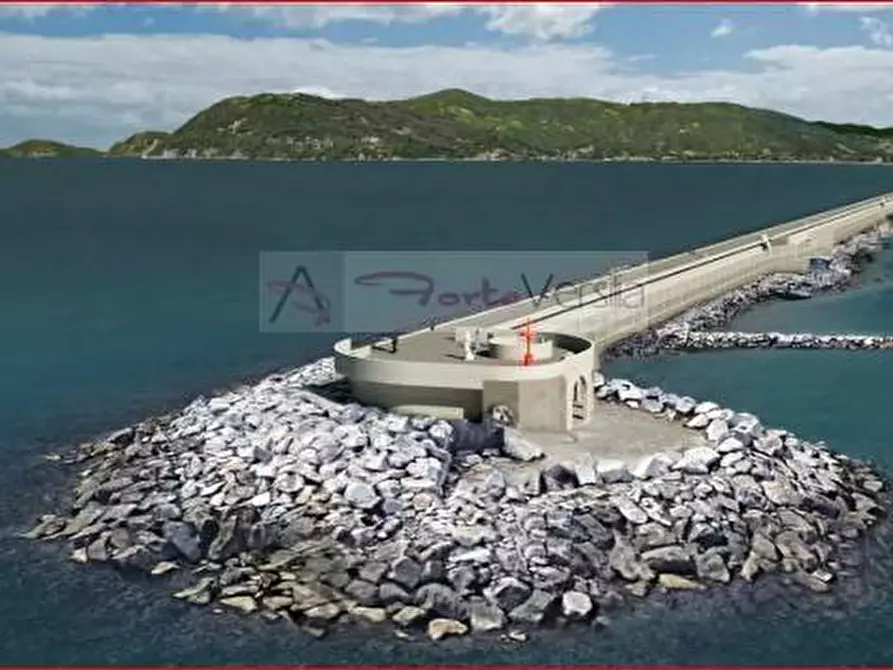 Immagine 20 di Villetta a schiera in vendita  a Carrara