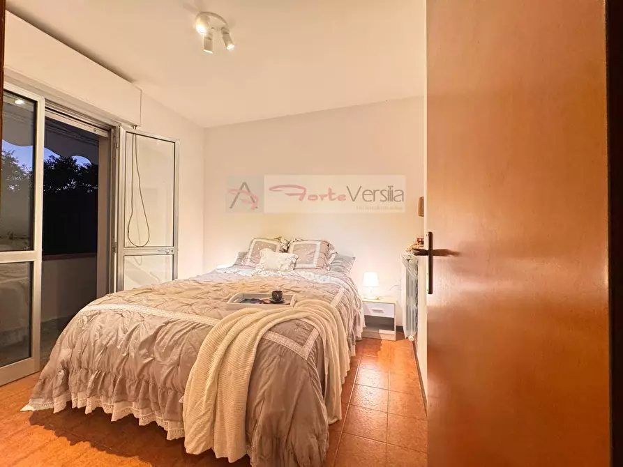 Immagine 24 di Villetta a schiera in vendita  a Montignoso