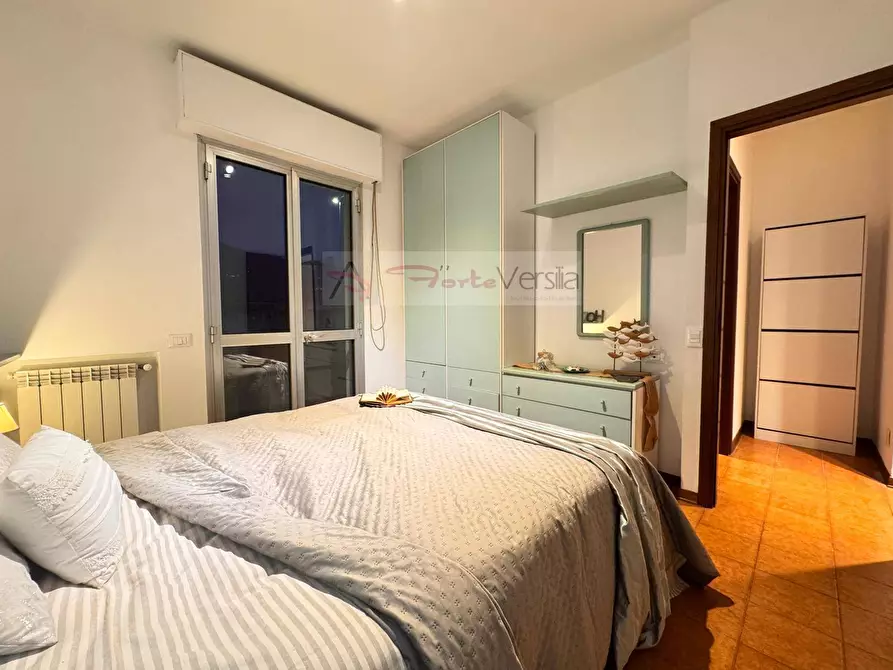 Immagine 28 di Villetta a schiera in vendita  a Montignoso