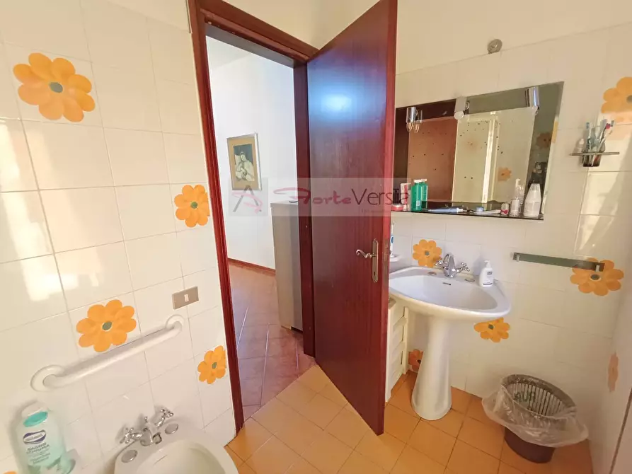 Immagine 46 di Casa semindipendente in vendita  a Montignoso