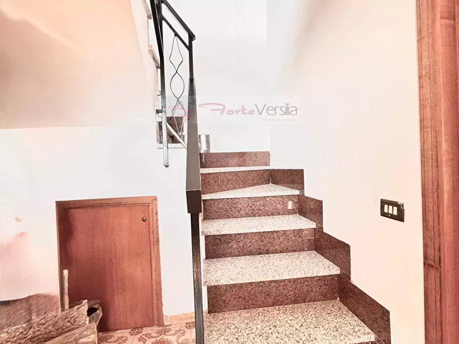 Immagine 5 di Casa semindipendente in vendita  a Montignoso