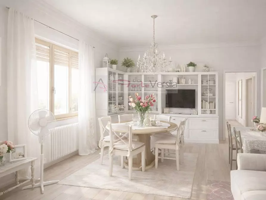 Immagine 2 di Villa in vendita  a Pietrasanta