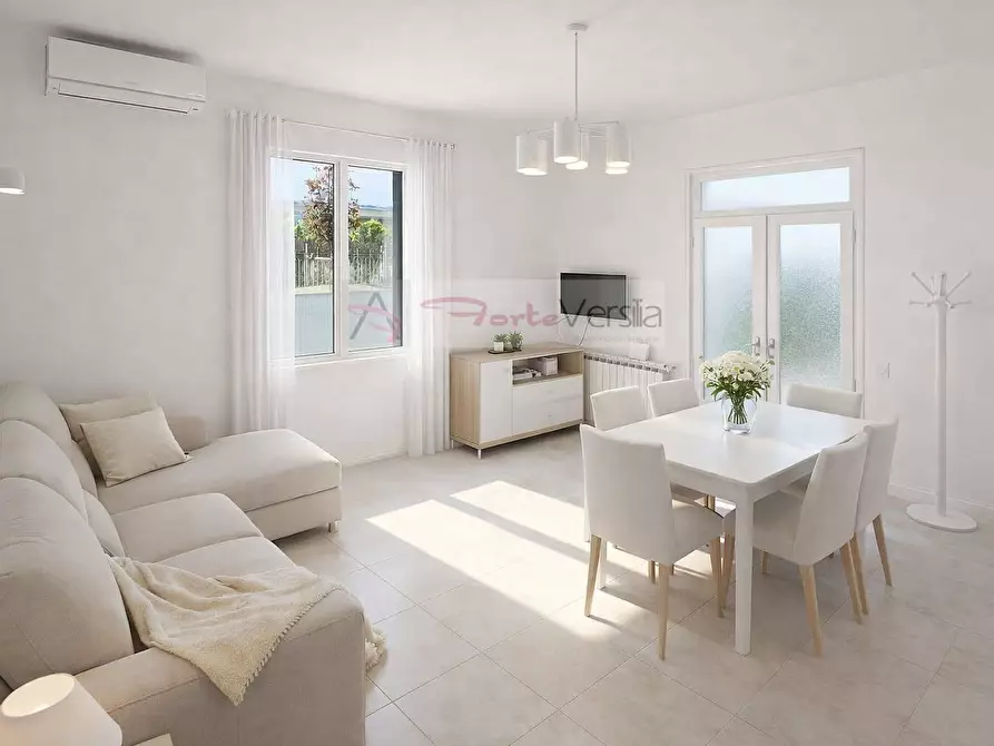 Immagine 1 di Casa semindipendente in vendita  a Forte Dei Marmi