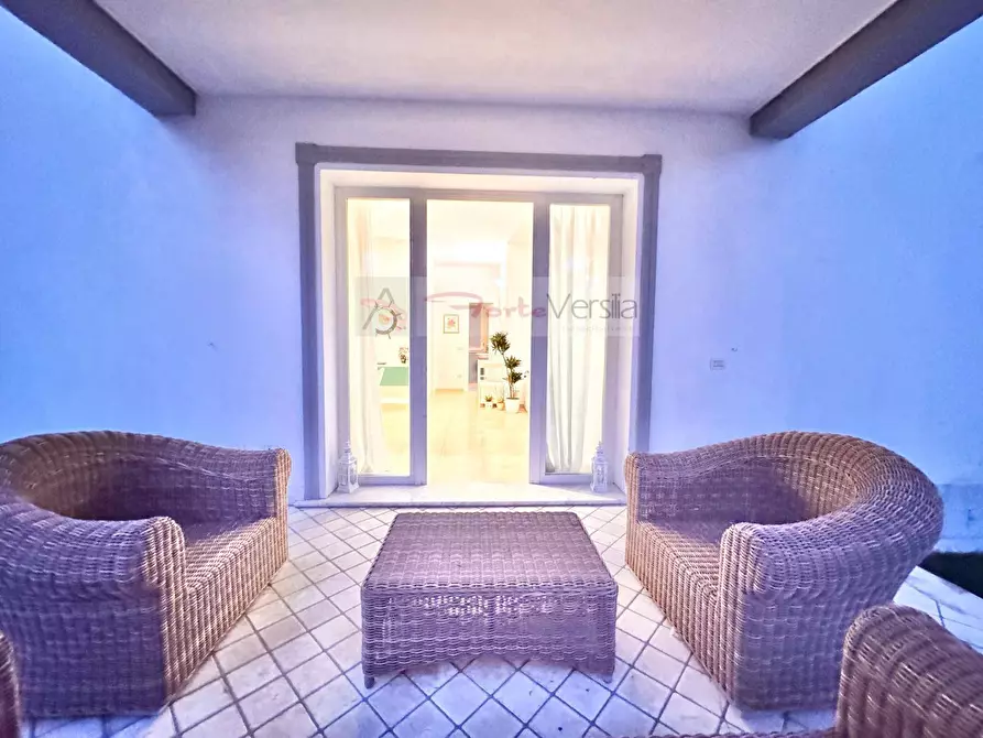 Immagine 5 di Villa in vendita  a Forte Dei Marmi