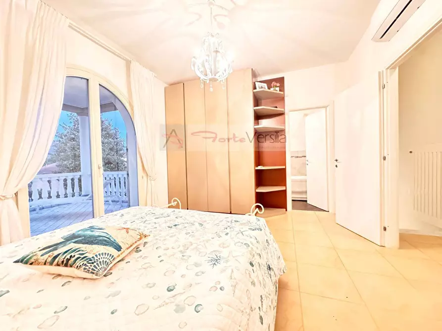 Immagine 27 di Villa in vendita  a Forte Dei Marmi