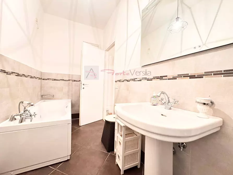 Immagine 35 di Villa in vendita  a Forte Dei Marmi