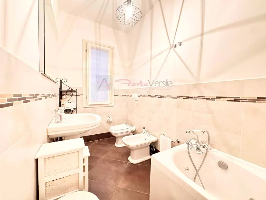 Immagine 36 di Villa in vendita  a Forte Dei Marmi