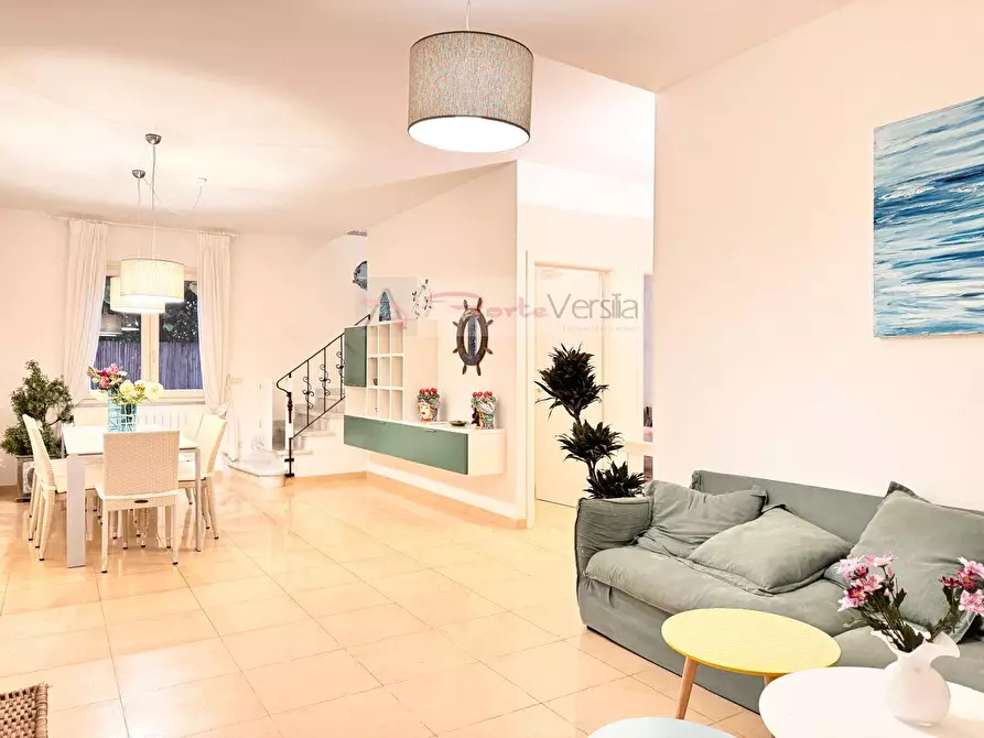 Immagine 10 di Villa in vendita  a Forte Dei Marmi