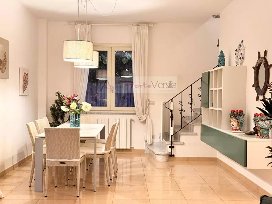 Immagine 9 di Villa in vendita  a Forte Dei Marmi