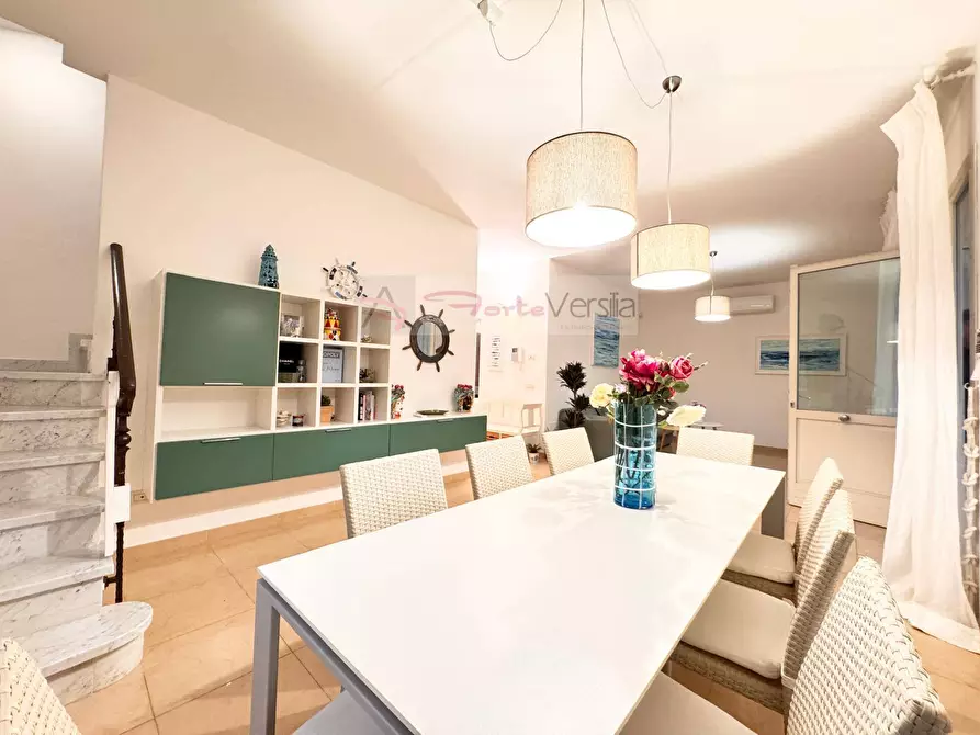 Immagine 13 di Villa in vendita  a Forte Dei Marmi