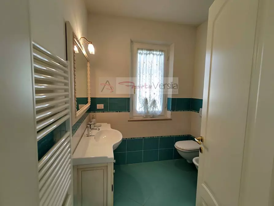 Immagine 39 di Villa in vendita  a Pietrasanta