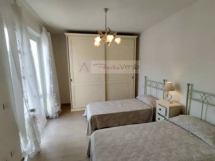 Immagine 38 di Villa in vendita  a Pietrasanta