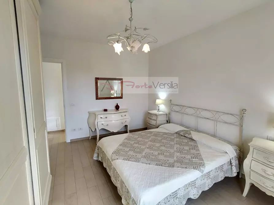 Immagine 25 di Villa in vendita  a Pietrasanta