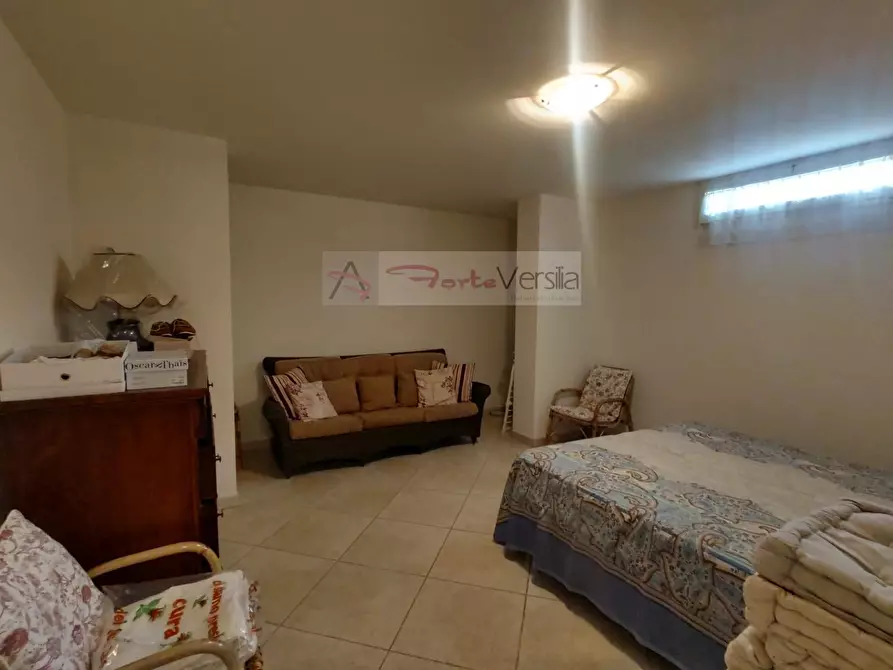 Immagine 54 di Villa in vendita  a Pietrasanta