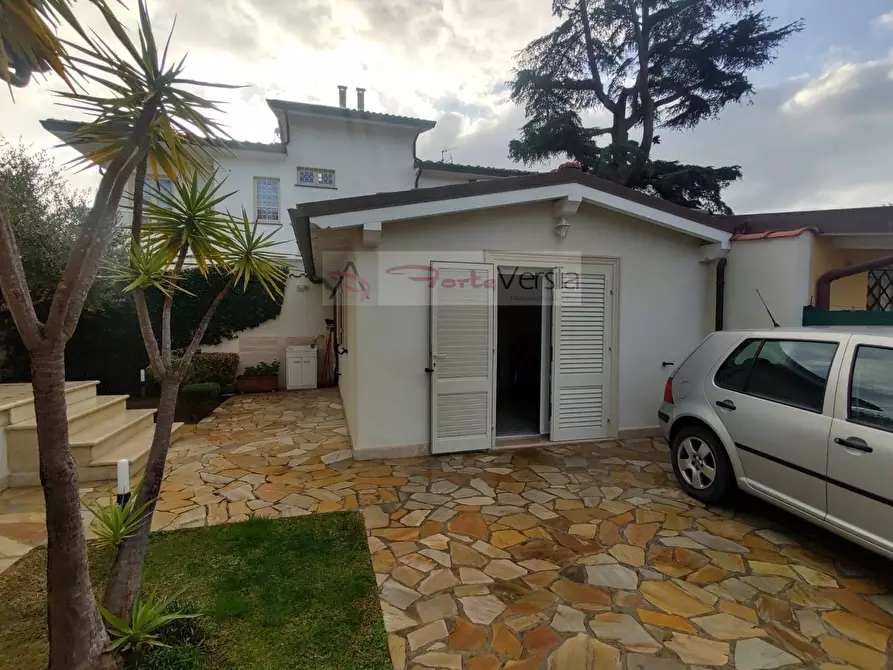 Immagine 62 di Villa in vendita  a Pietrasanta