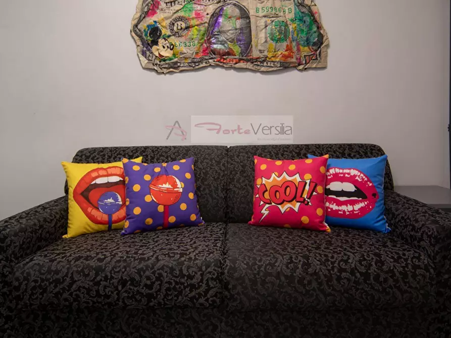 Immagine 4 di Appartamento in vendita  a Viareggio