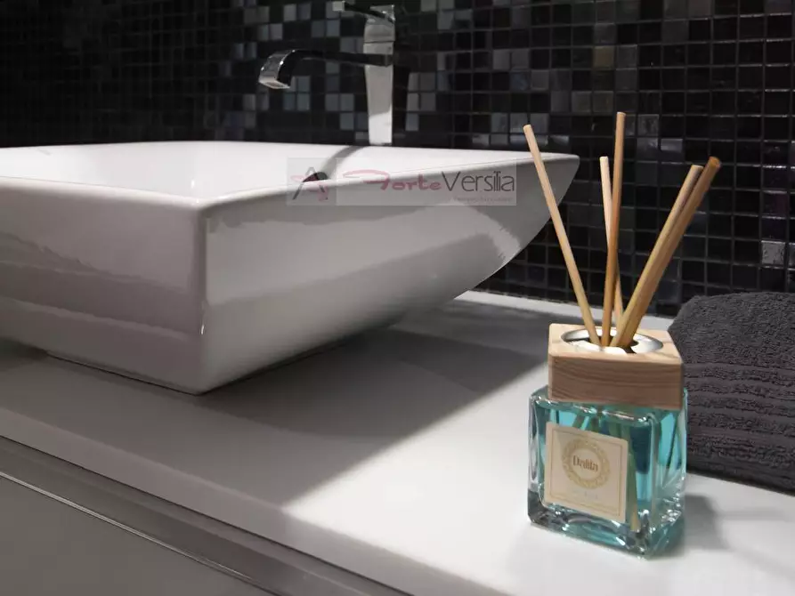 Immagine 38 di Appartamento in vendita  a Viareggio