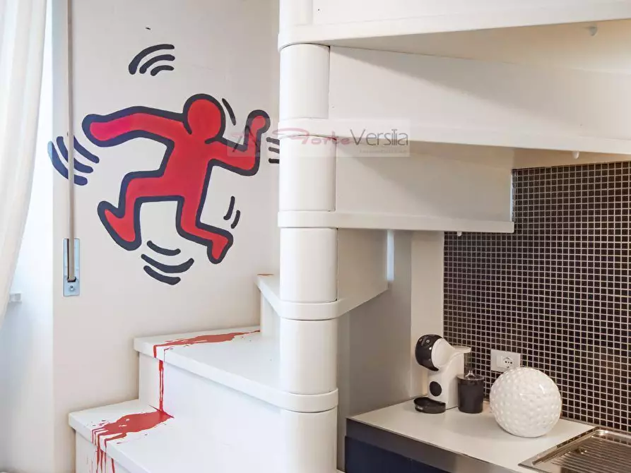 Immagine 46 di Appartamento in vendita  a Viareggio