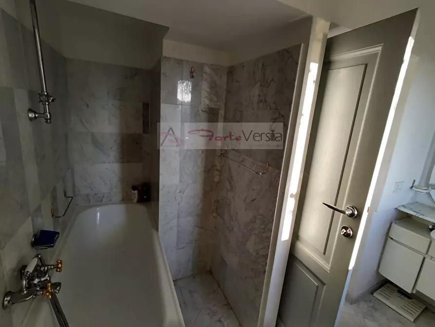 Immagine 23 di Casa semindipendente in vendita  a Pietrasanta