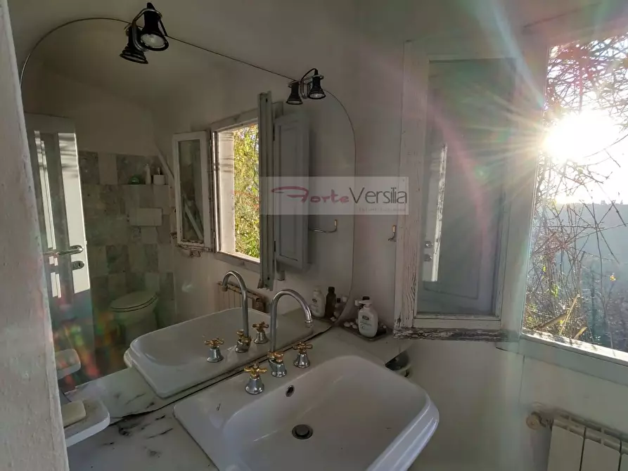 Immagine 21 di Casa semindipendente in vendita  a Pietrasanta