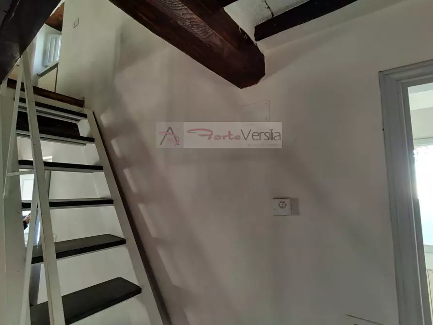 Immagine 24 di Casa semindipendente in vendita  a Pietrasanta