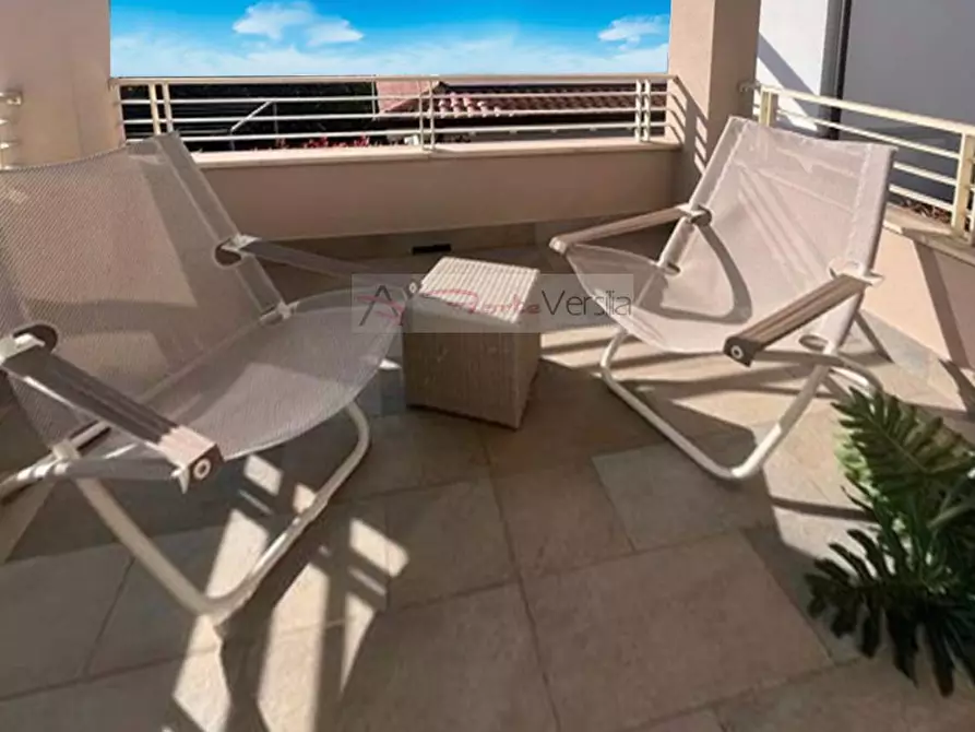 Immagine 9 di Villa in vendita  a Montignoso