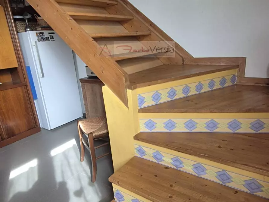 Immagine 21 di Villa in vendita  a Montignoso