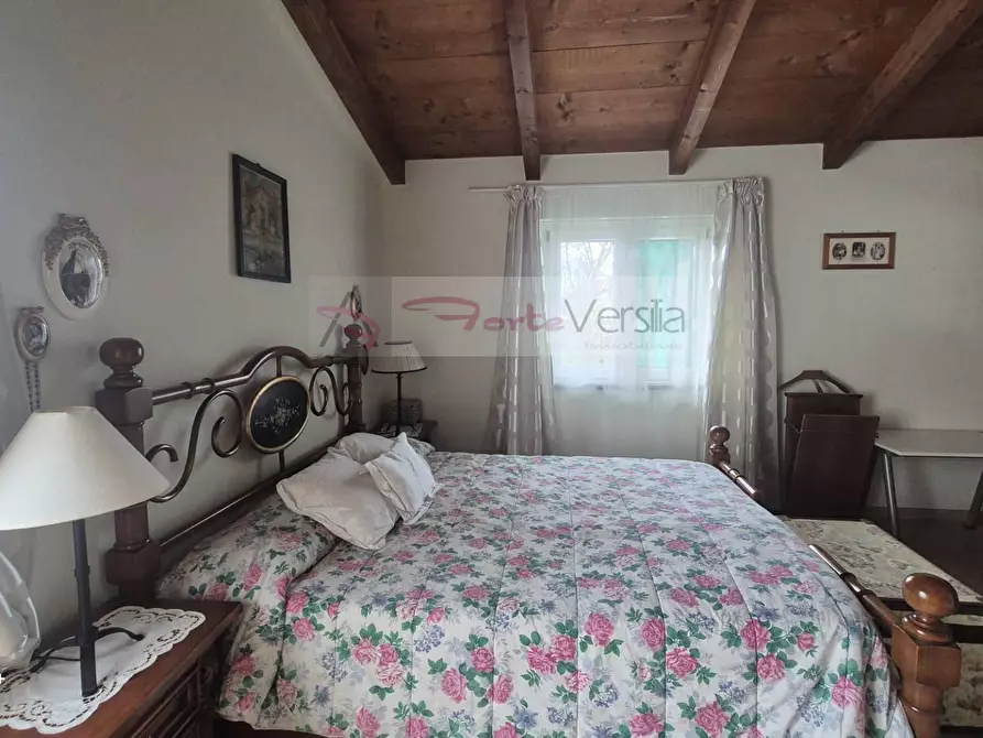 Immagine 30 di Villa in vendita  a Montignoso