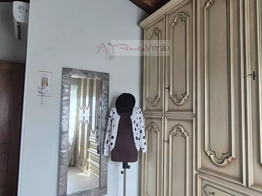 Immagine 32 di Villa in vendita  a Montignoso