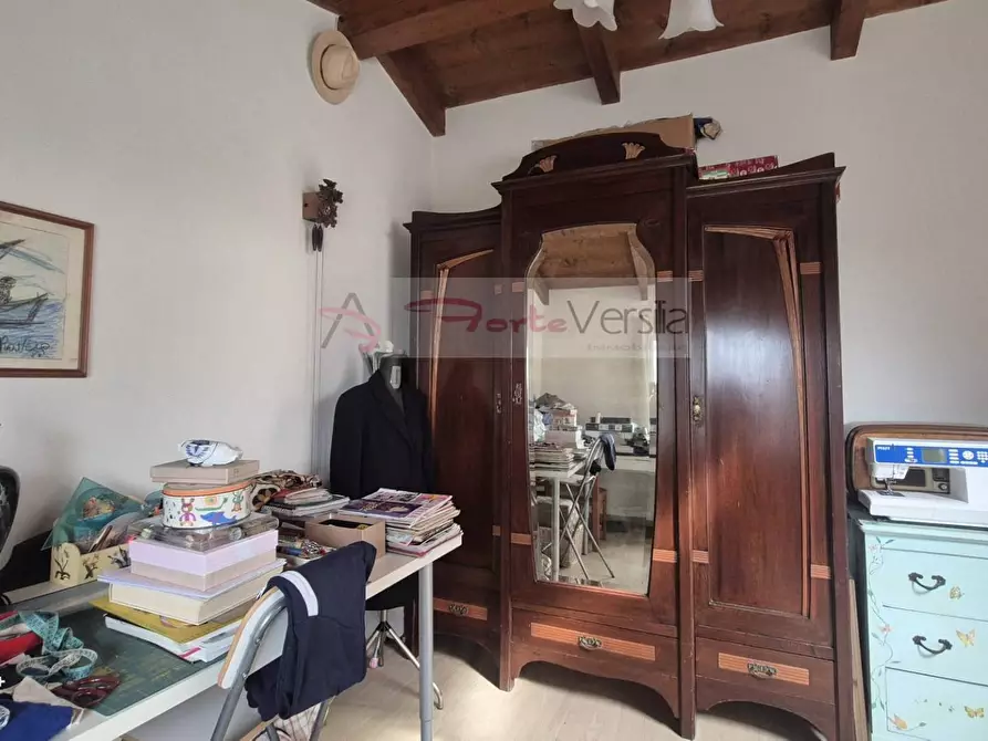 Immagine 34 di Villa in vendita  a Montignoso