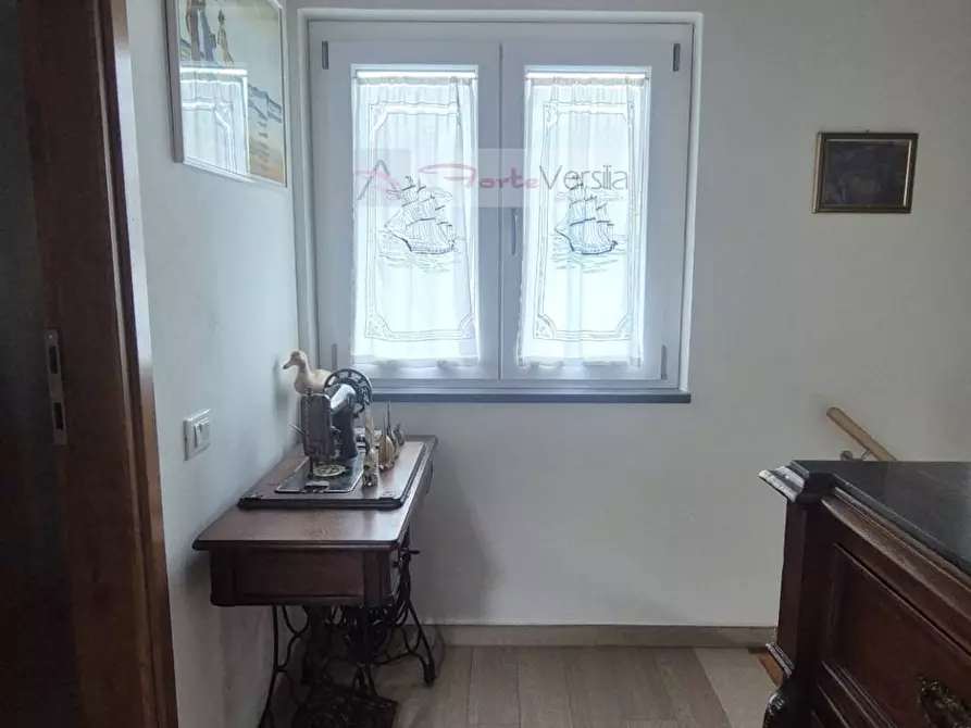 Immagine 38 di Villa in vendita  a Montignoso