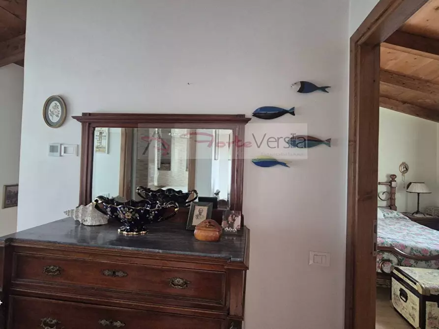 Immagine 39 di Villa in vendita  a Montignoso