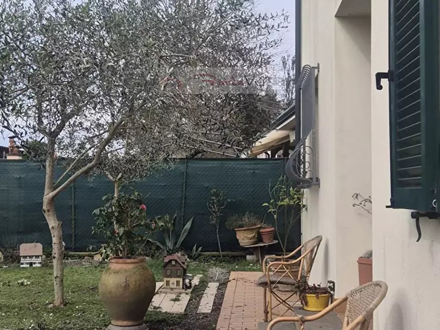 Immagine 42 di Villa in vendita  a Montignoso