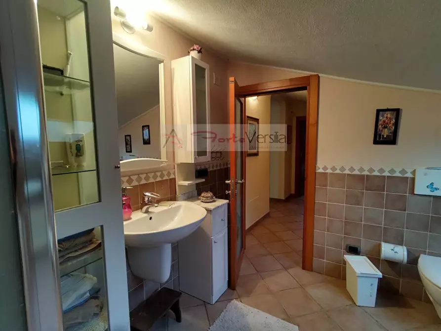 Immagine 37 di Villa in vendita  a Aulla