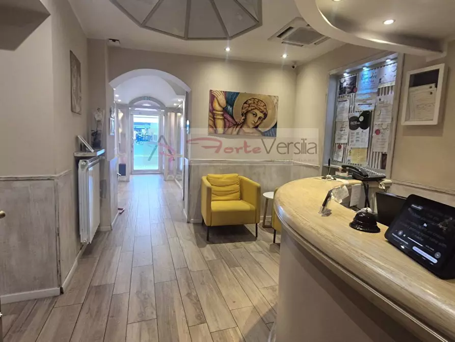 Immagine 4 di Albergo/B&B/Residence in vendita  a Camaiore