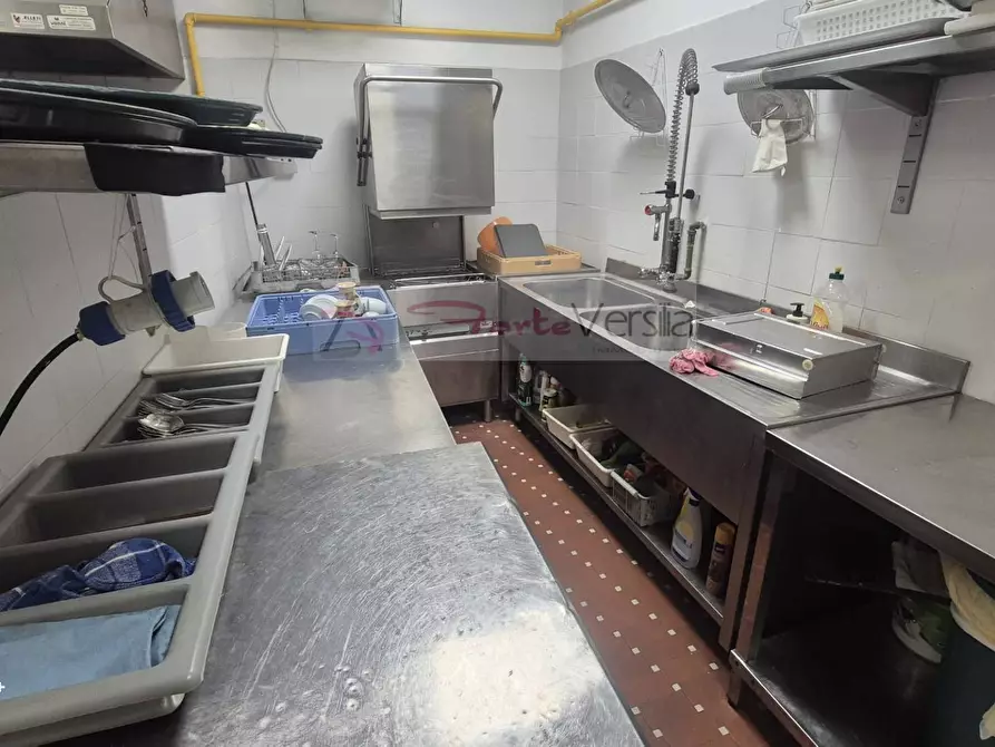 Immagine 33 di Albergo/B&B/Residence in vendita  a Camaiore